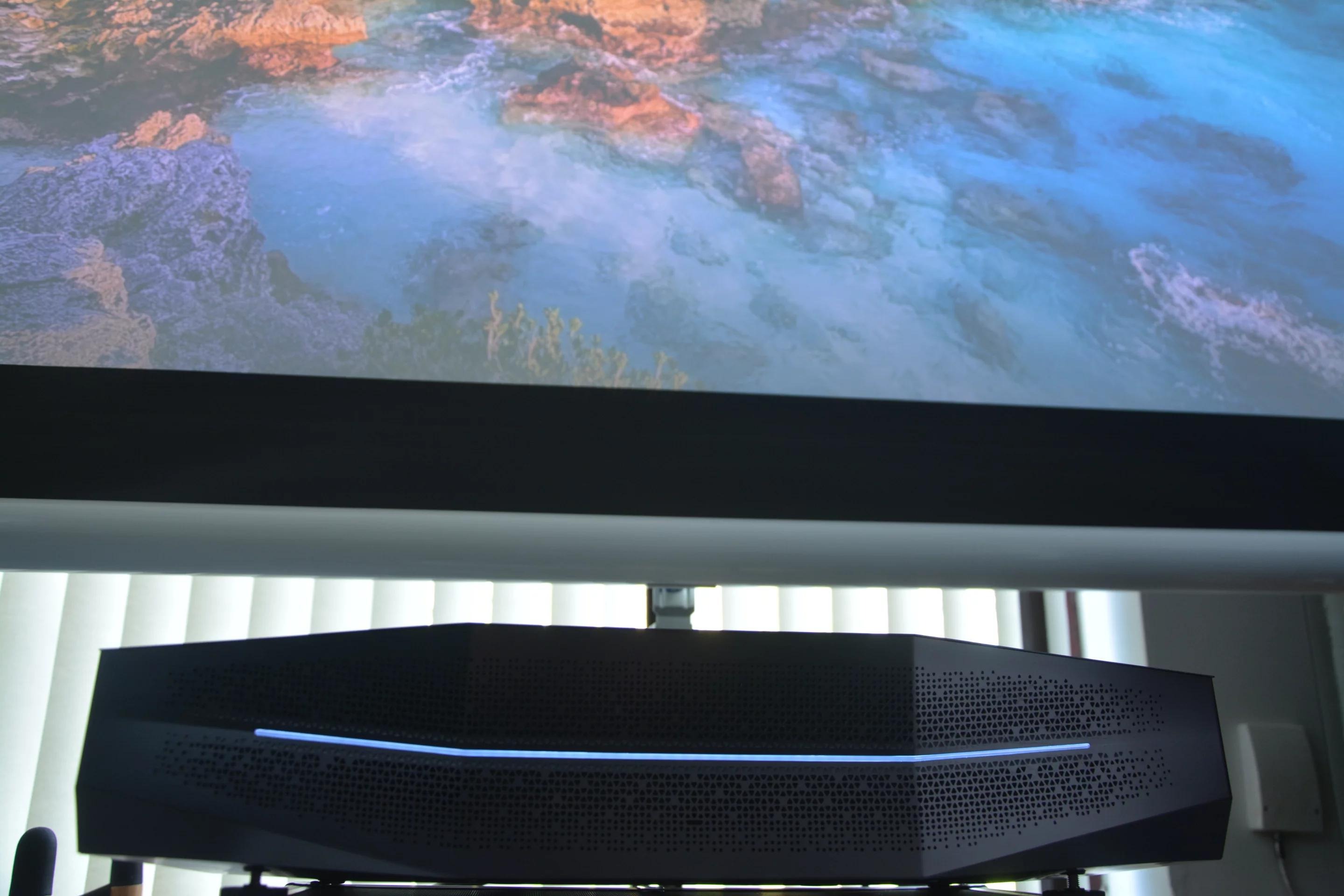 โปรเจคเตอร์ Aetherion Max RGB  - Home Cinema Ultra Short Throw Projector บทวิจารณ์และราคา